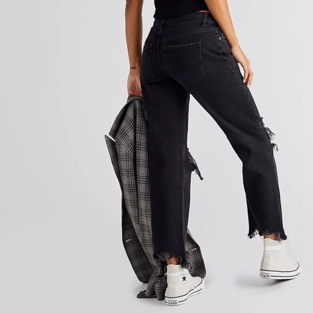 Free People We The Free Maggie Mid-Rise Straight-Leg Distress Washed Black 29 - Picture 4 of 8